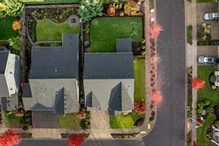 2918 N Juniper Dr, Newberg, OR 97132 - Photo 39