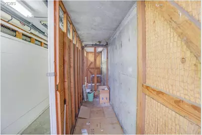 6810 NE Hancock St, Portland, OR 97213 - Photo 45