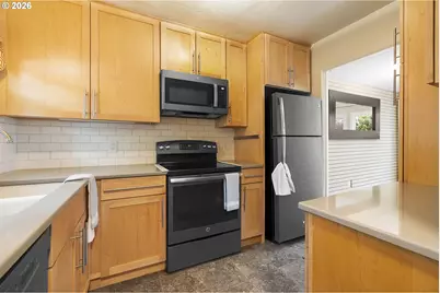 6810 NE Hancock St, Portland, OR 97213 - Photo 11