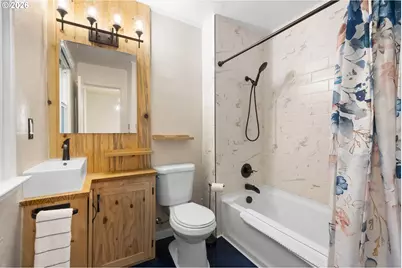 6810 NE Hancock St, Portland, OR 97213 - Photo 21