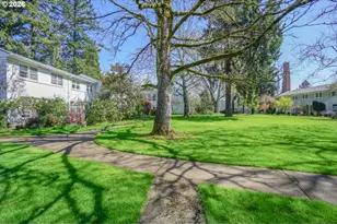 6810 NE Hancock St, Portland, OR 97213 - Photo 33