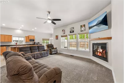 554 Oak Valley Loop, Roseburg North, OR 97495 - Photo 5