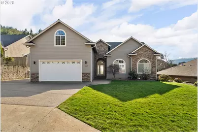 554 Oak Valley Loop, Roseburg North, OR 97495 - Photo 3