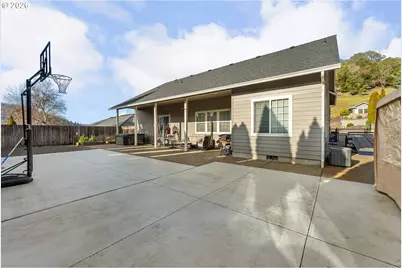 554 Oak Valley Loop, Roseburg North, OR 97495 - Photo 37