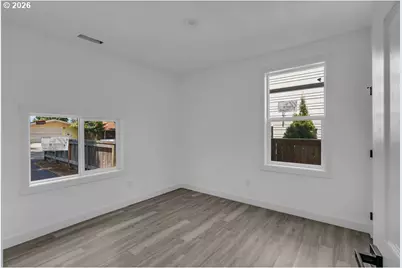 656 Hall St, Woodburn, OR 97071 - Photo 15