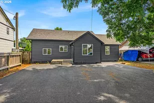656 Hall St, Woodburn, OR 97071 - Photo 1