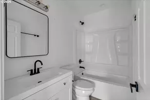 656 Hall St, Woodburn, OR 97071 - Photo 19