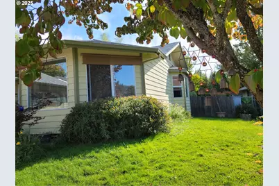 1523 NW Thompson Way, Grants Pass, OR 97526 - Photo 5