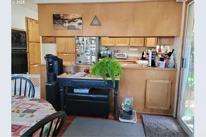 1523 NW Thompson Way, Grants Pass, OR 97526 - Photo 13