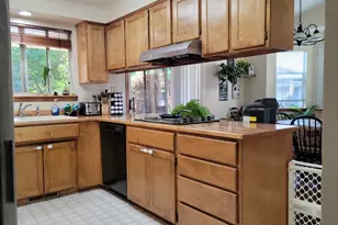 1523 NW Thompson Way, Grants Pass, OR 97526 - Photo 15