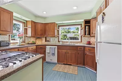 3723 SE 130th Ave, Portland, OR 97236 - Photo 9