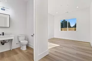 19319 SE River Rd, Milwaukie, OR 97267 - Photo 15