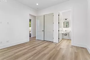 19319 SE River Rd, Milwaukie, OR 97267 - Photo 9