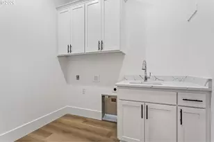 19319 SE River Rd, Milwaukie, OR 97267 - Photo 25