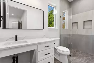 19319 SE River Rd, Milwaukie, OR 97267 - Photo 29