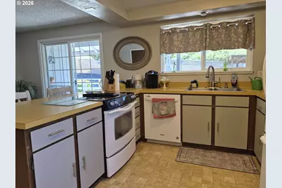 133 SE Terra Ct, Myrtle Creek, OR 97457 - Photo 13
