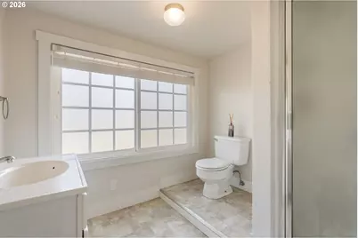 933 W 13th Ave, Eugene, OR 97402 - Photo 13