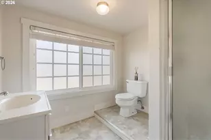 933 W 13th Ave, Eugene, OR 97402 - Photo 13