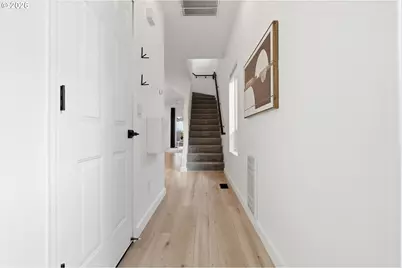 9459 N Calhoun Ave, Portland, OR 97203 - Photo 7