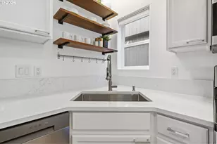 9459 N Calhoun Ave, Portland, OR 97203 - Photo 11