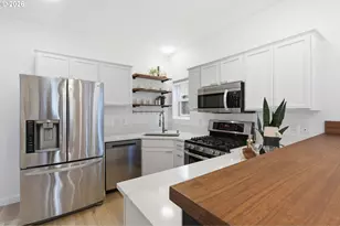 9459 N Calhoun Ave, Portland, OR 97203 - Photo 13