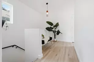 9459 N Calhoun Ave, Portland, OR 97203 - Photo 23