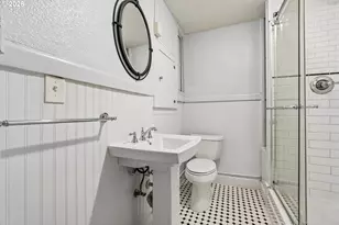 1529 SE Hawthorne Blvd, Portland, OR 97214 - Photo 29