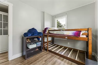 411 Lane St, Silverton, OR 97381 - Photo 9