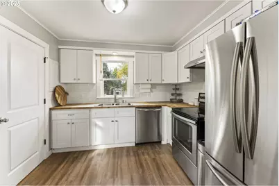 411 Lane St, Silverton, OR 97381 - Photo 3