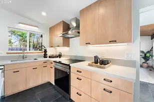 2437 NE 134th Pl, Portland, OR 97230 - Photo 17