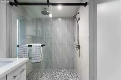 2437 NE 134th Pl, Portland, OR 97230 - Photo 23