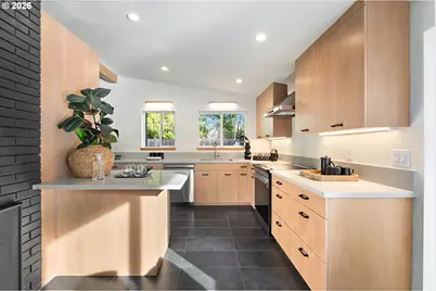 2437 NE 134th Pl, Portland, OR 97230 - Photo 13