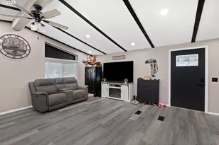 5 Manor Loop, Roseburg, OR 97471 - Photo 9