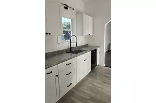 9728 SE Reedway St, Portland, OR 97266 - Photo 5