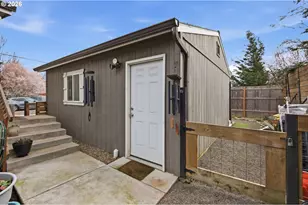 734 Filbert Ave, Eugene, OR 97404 - Photo 29
