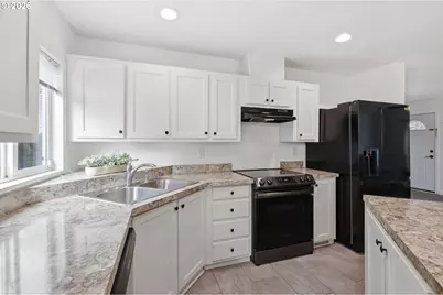 734 Filbert Ave, Eugene, OR 97404 - Photo 13