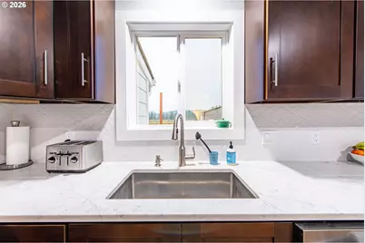 28500 Gimpl Hill Rd, Eugene, OR 97402 - Photo 23