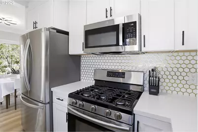 1775 NE Holman St, Portland, OR 97211 - Photo 9