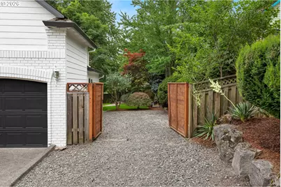 12084 SE Sovereign Dr, Happy Valley, OR 97086 - Photo 3