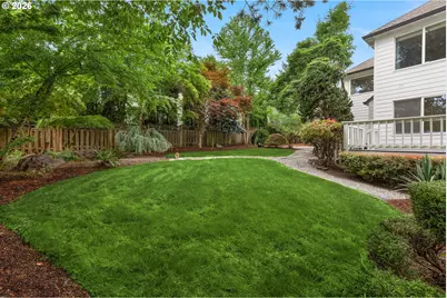 12084 SE Sovereign Dr, Happy Valley, OR 97086 - Photo 5