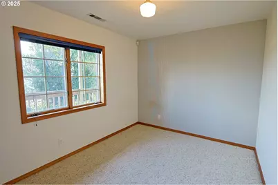 1368 Bayview St, North Bend, OR 97459 - Photo 35