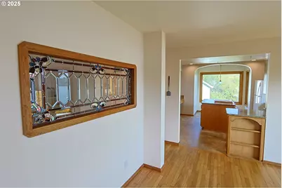 1368 Bayview St, North Bend, OR 97459 - Photo 13