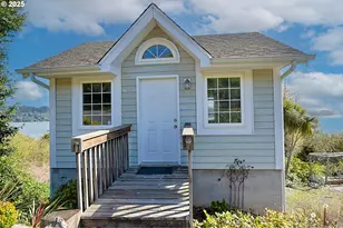 1368 Bayview St, North Bend, OR 97459 - Photo 41