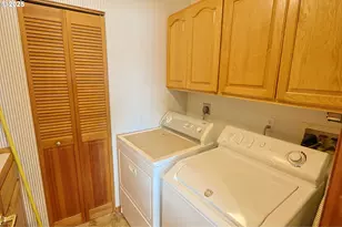 1368 Bayview St, North Bend, OR 97459 - Photo 17