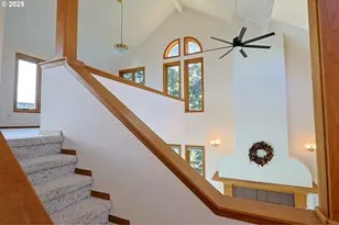 1368 Bayview St, North Bend, OR 97459 - Photo 19