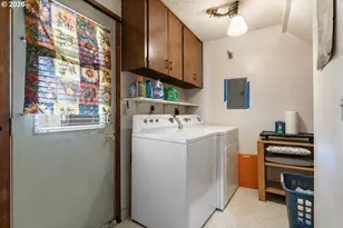 220 SE 28th Ave, Hillsboro, OR 97123 - Photo 9