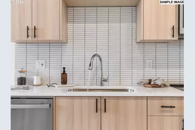 4370 N Gantenbein Ave #4, Portland, OR 97217 - Photo 9