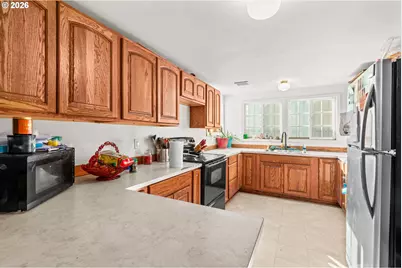 217 Pitt St, Gardiner, OR 97441 - Photo 5