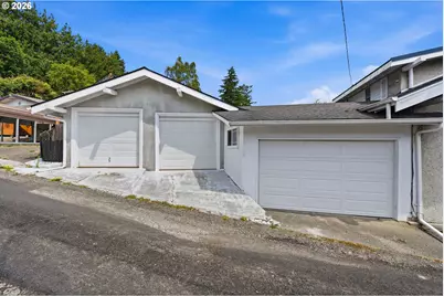 842 Oregon Ave, North Bend, OR 97459 - Photo 47