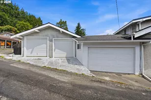 842 Oregon Ave, North Bend, OR 97459 - Photo 47